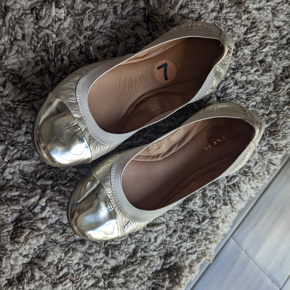 Gold coach flats - Picture 1 of 5